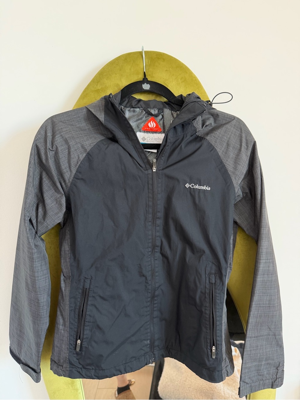 Columbia Black & Gray Kids' Hooded Rain Jacket